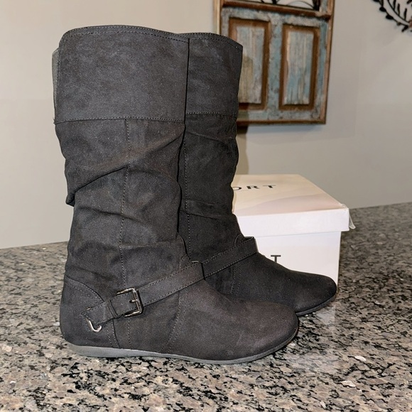 Report Enron black faux suede boots NIB 8.5